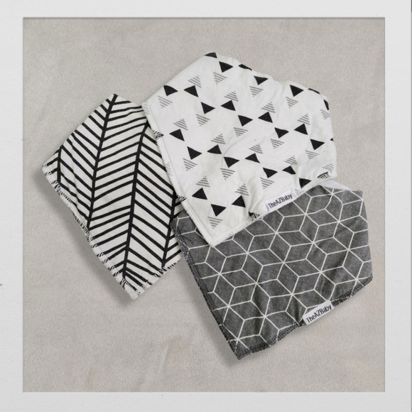 3 Pack Geometric Print Bibs - Picture 1 of 5